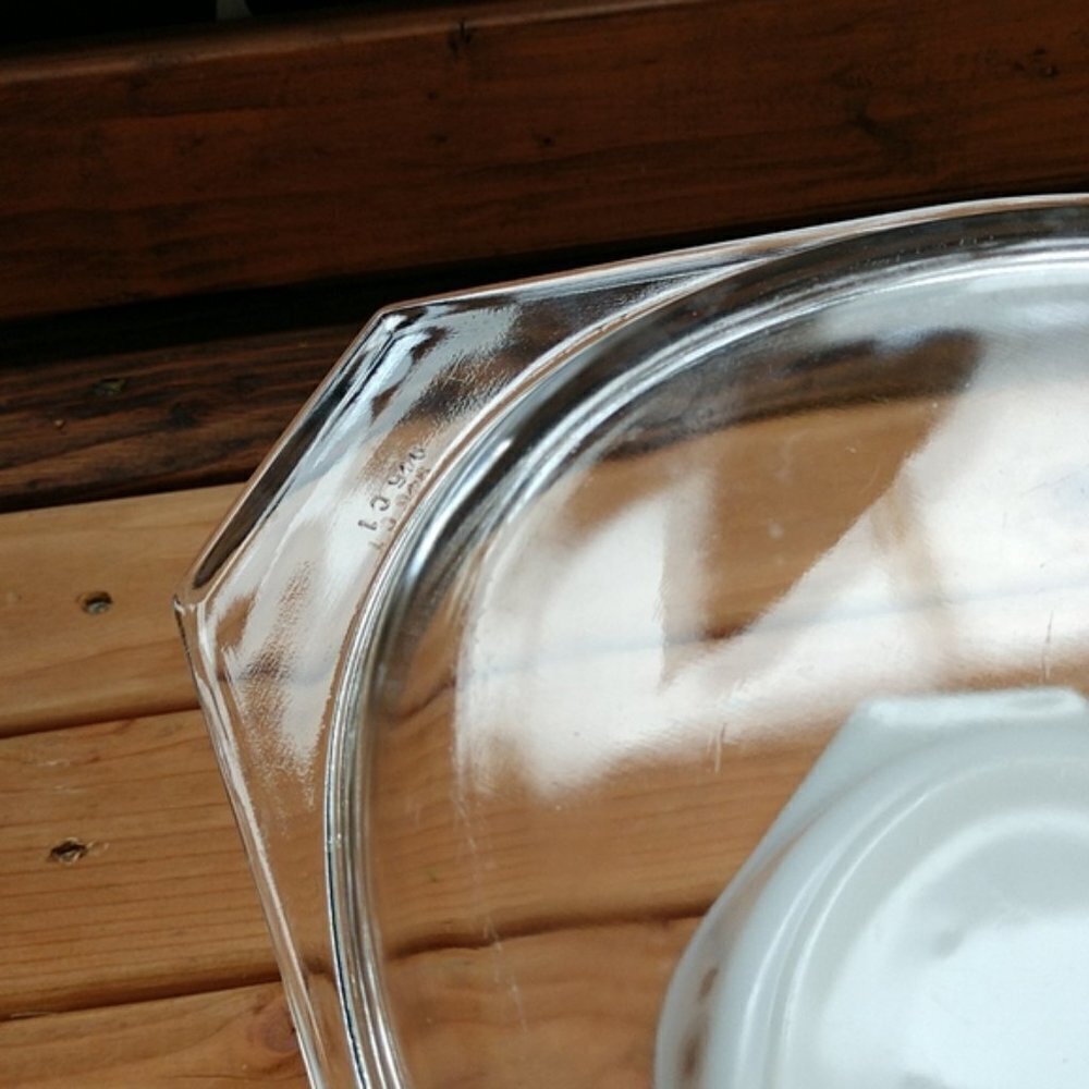 Vintage Pyrex Town and country divided Casserole​​​​​​​​​​​​​ - Picture 9 of 10